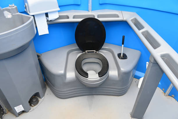 Portable Toilet Options We Offer in Mehlville, MO